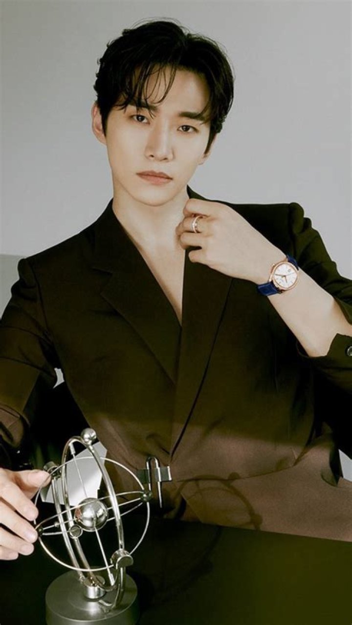 Lee Jun-Ho: A Rising Star in the Entertainment Industry