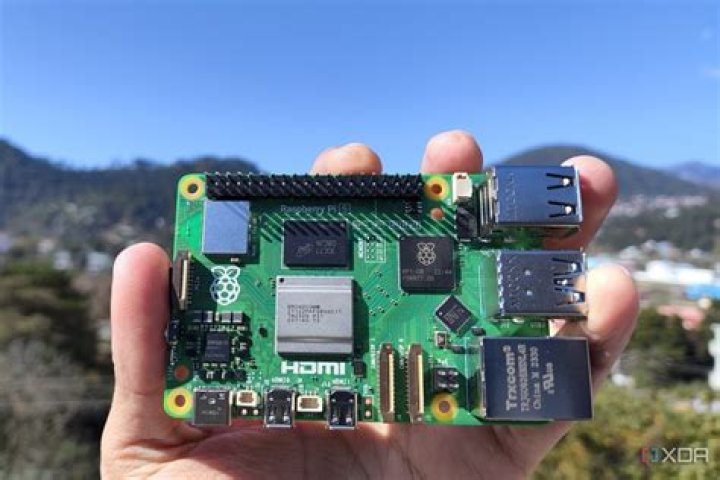 Raspberry Pi RemoteIoT: Download and Setup on Android